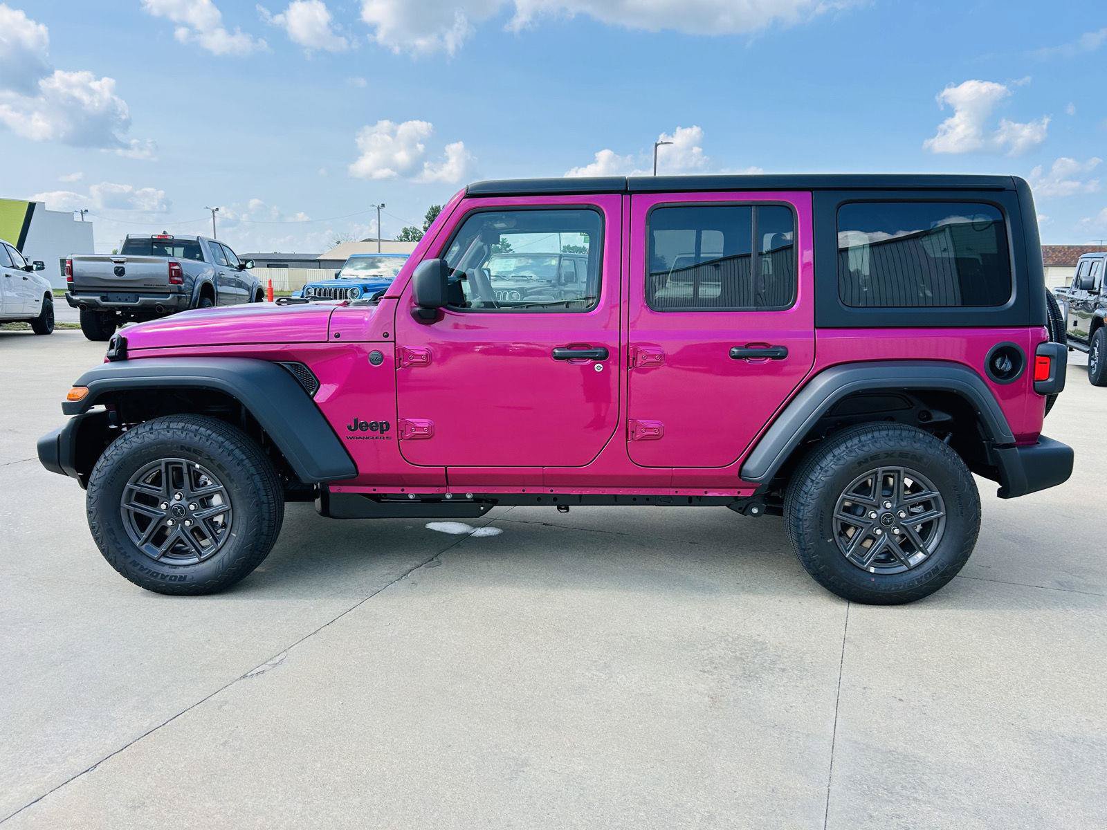 New 2026 Jeep Wrangler Unlimited Sport AWD/4WD image 31