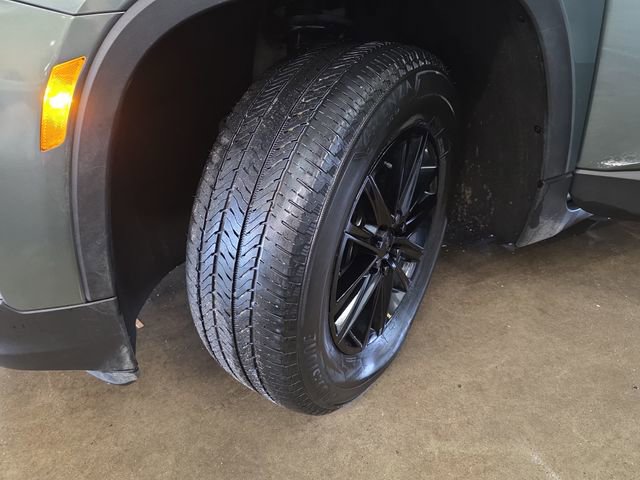 Used 2023 Chevrolet Traverse LT image 34