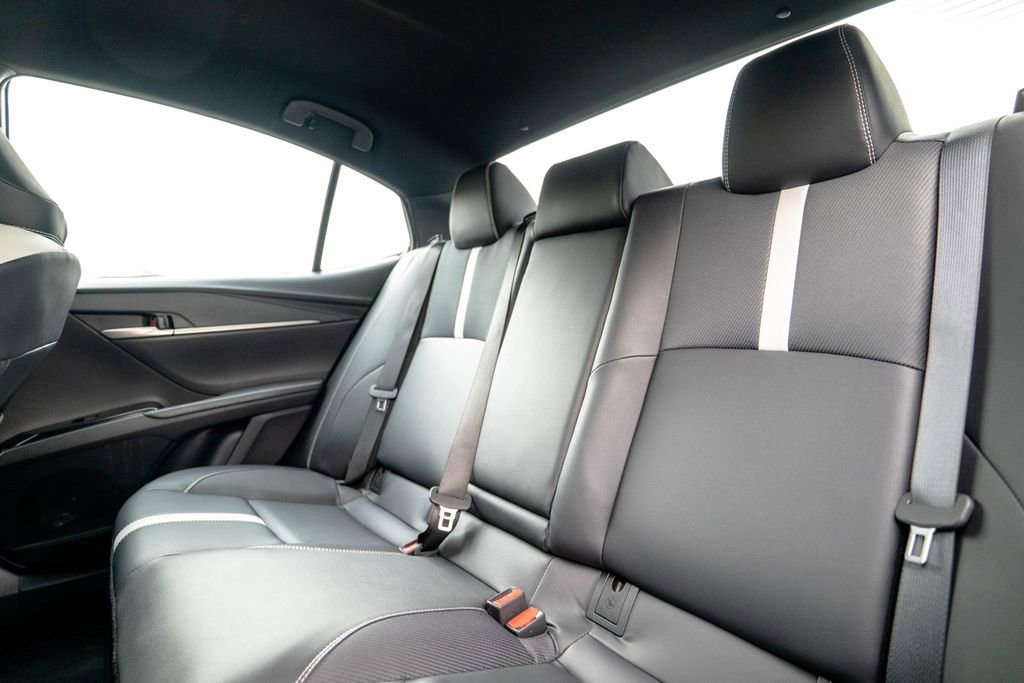 Used 2025 Toyota Camry SE w/ Convenience Package image 30