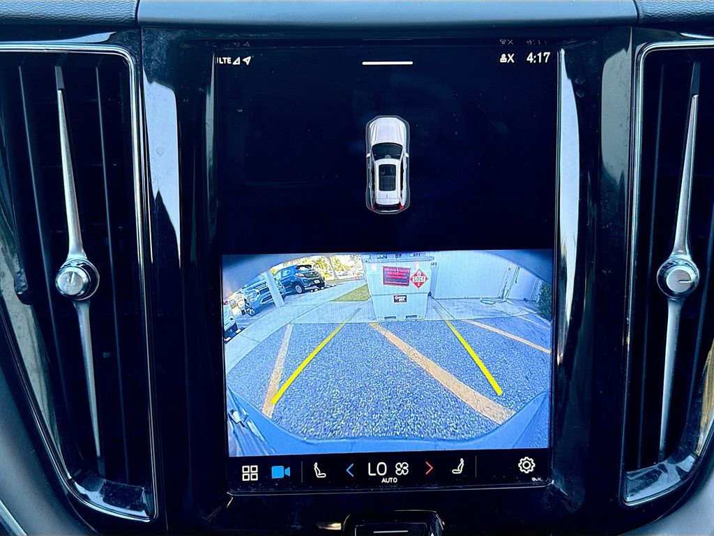 Used 2022 Volvo XC60 T8 Inscription Expression image 15