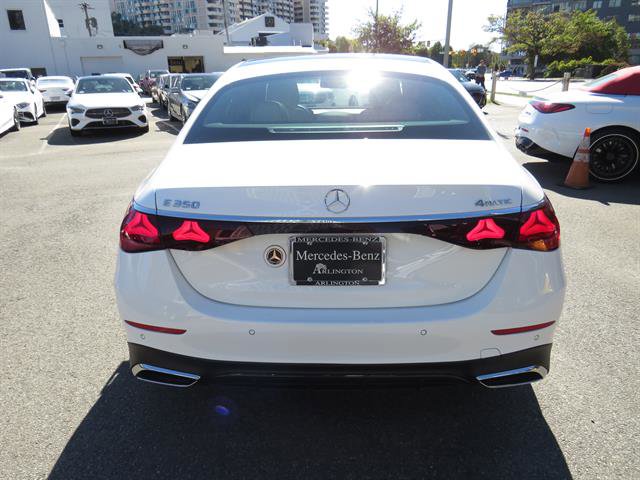 Used 2025 Mercedes-Benz E 350 4MATIC Sedan image 3