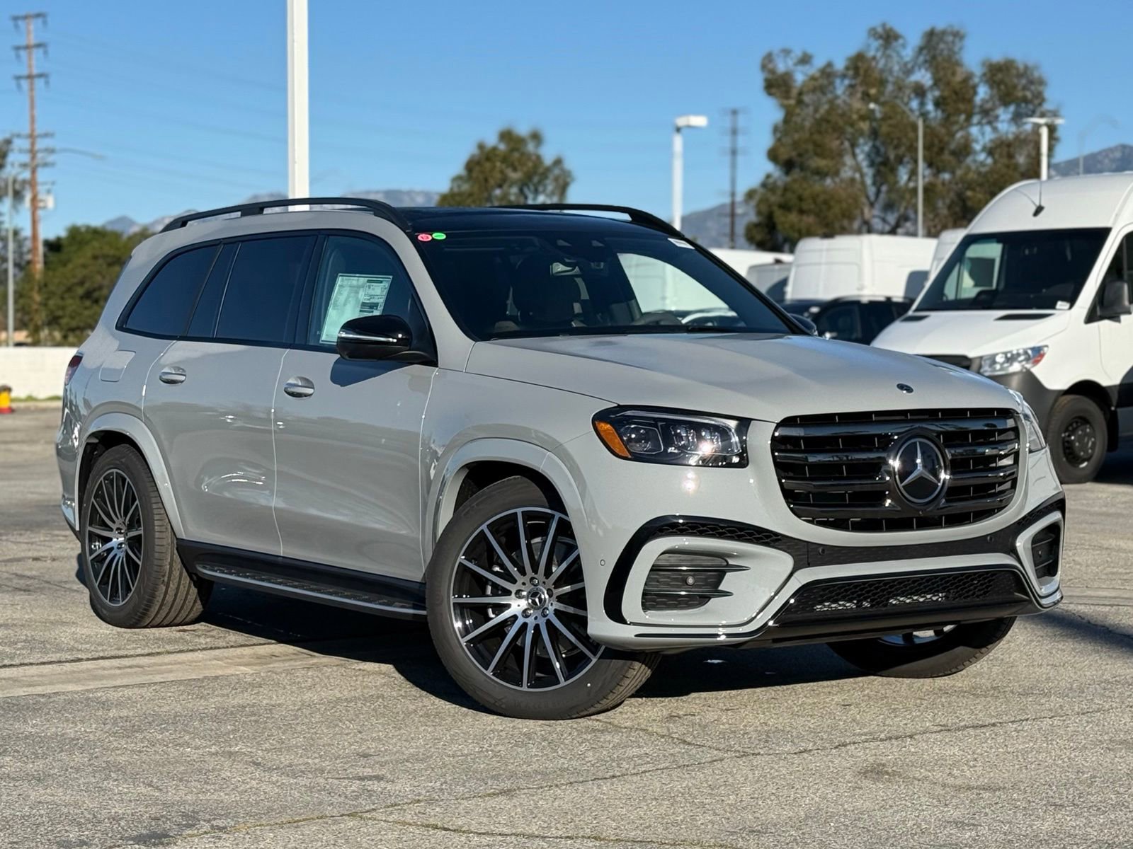 New 2026 Mercedes-Benz GLS 580 4MATIC image 2