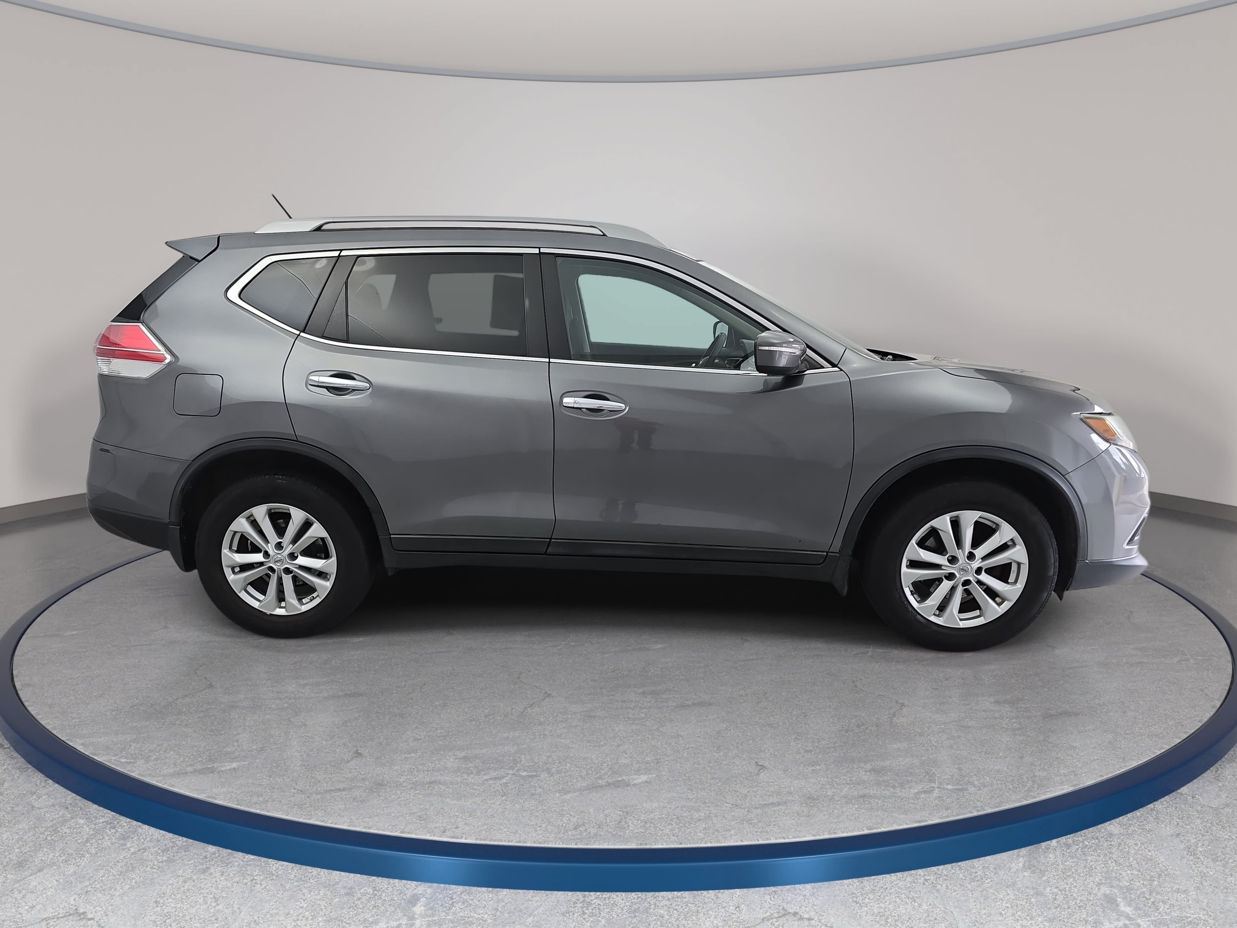 Used 2014 Nissan Rogue SV AWD/4WD image 4
