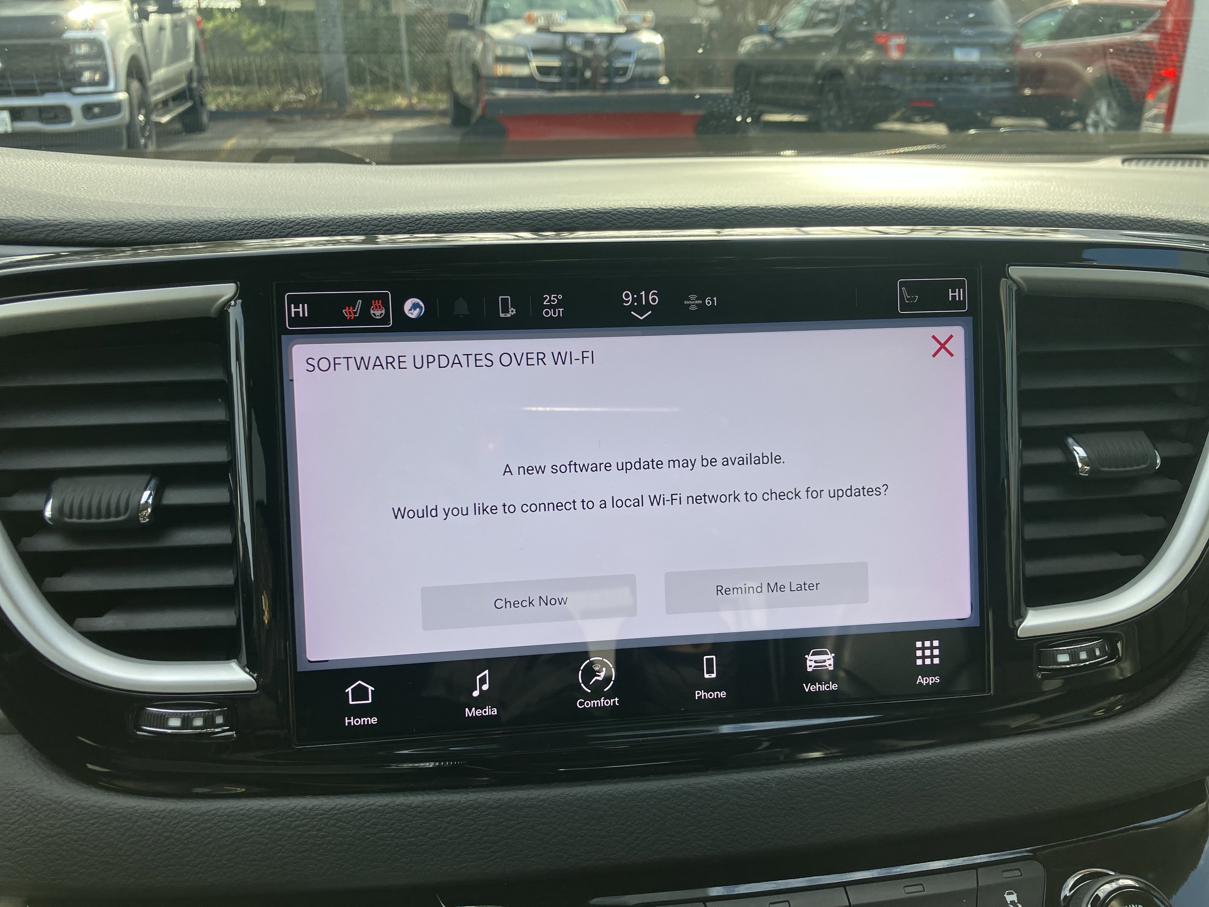 Used 2023 Chrysler Pacifica Touring-L image 32