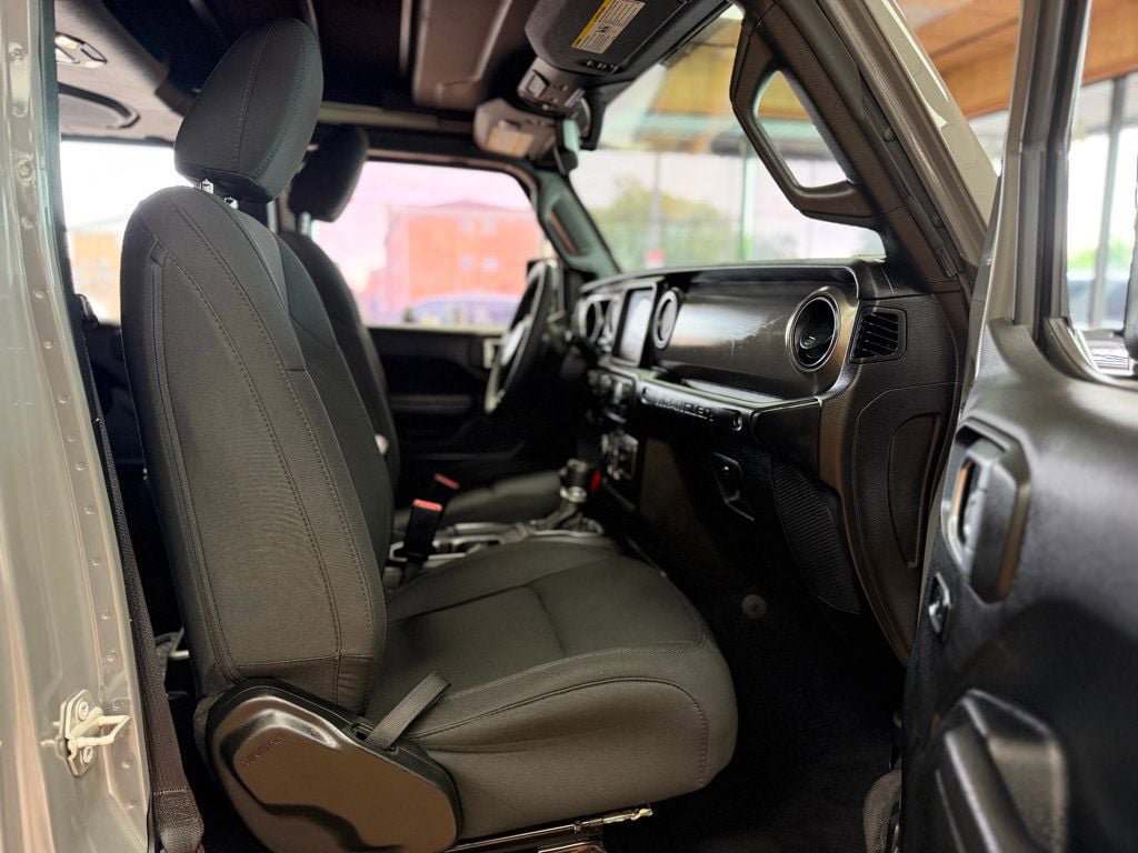 Used 2023 Jeep Wrangler Unlimited w/ Sun & Screen Package AWD/4WD image 25