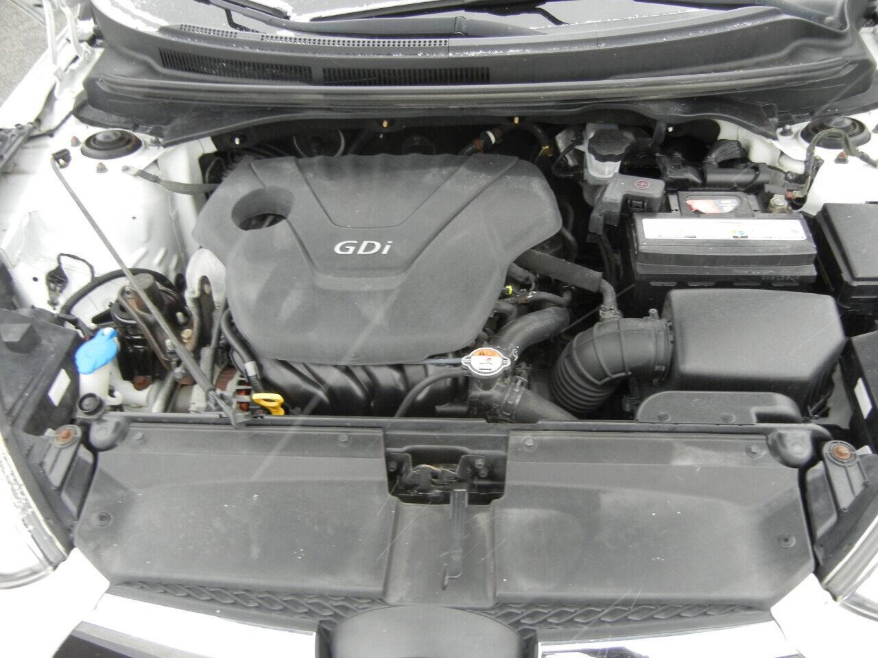 Used 2013 Hyundai Veloster image 45