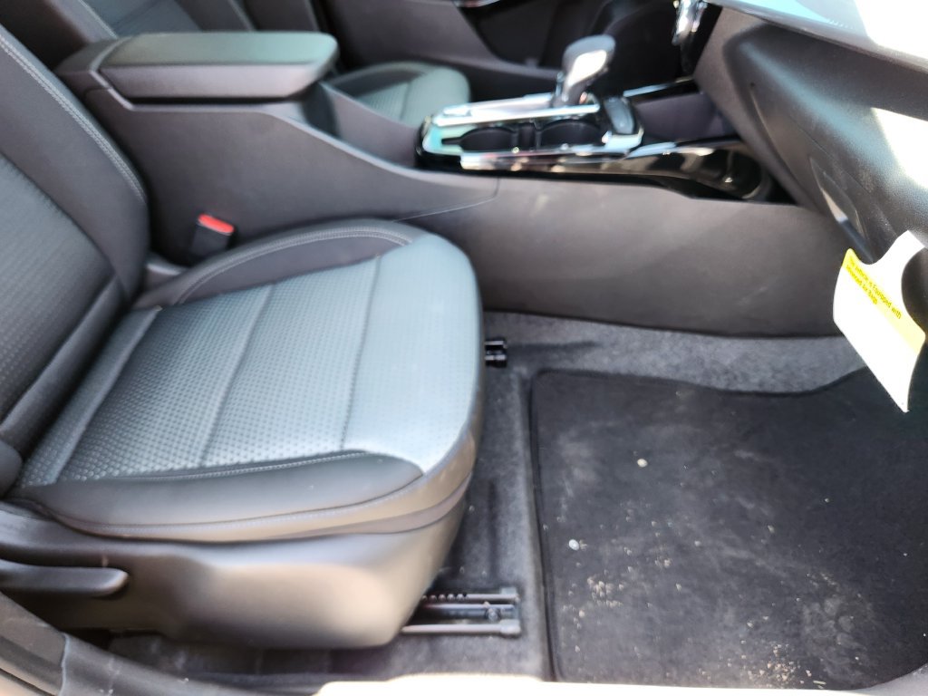 New 2026 Chevrolet Trax LT w/ LT Convenience Package FWD image 15