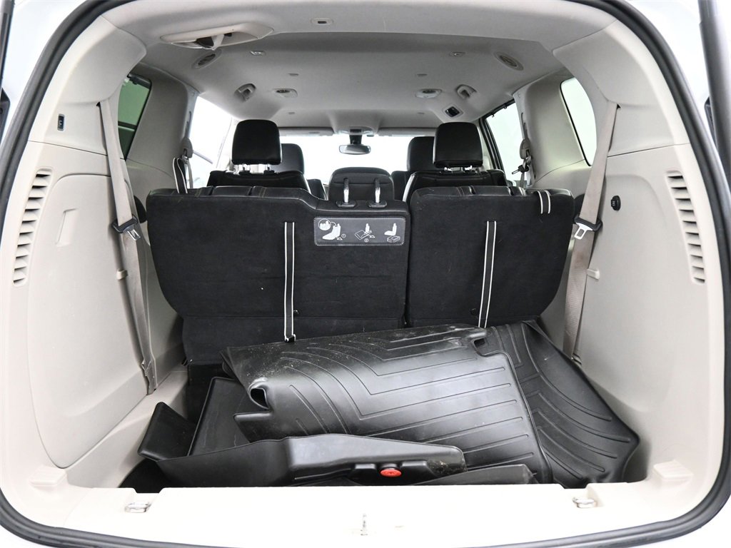 Used 2017 Chrysler Pacifica Touring-L image 15