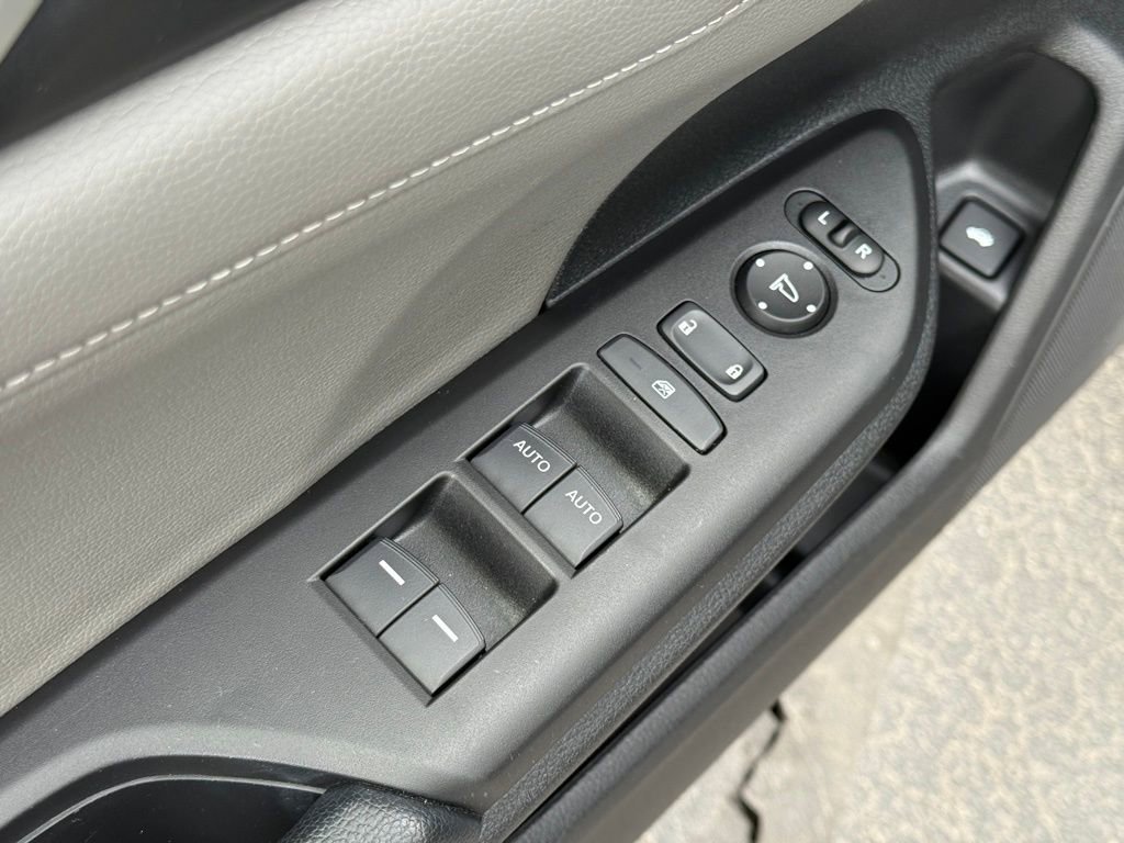 Used 2018 Honda Civic Touring image 10