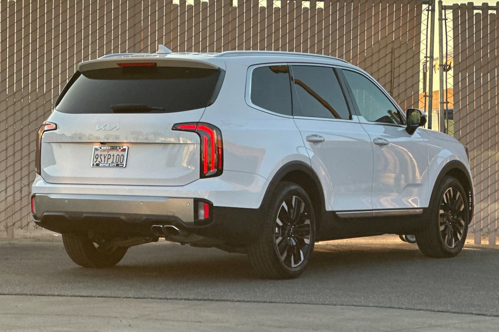 Used 2025 Kia Telluride SX image 4
