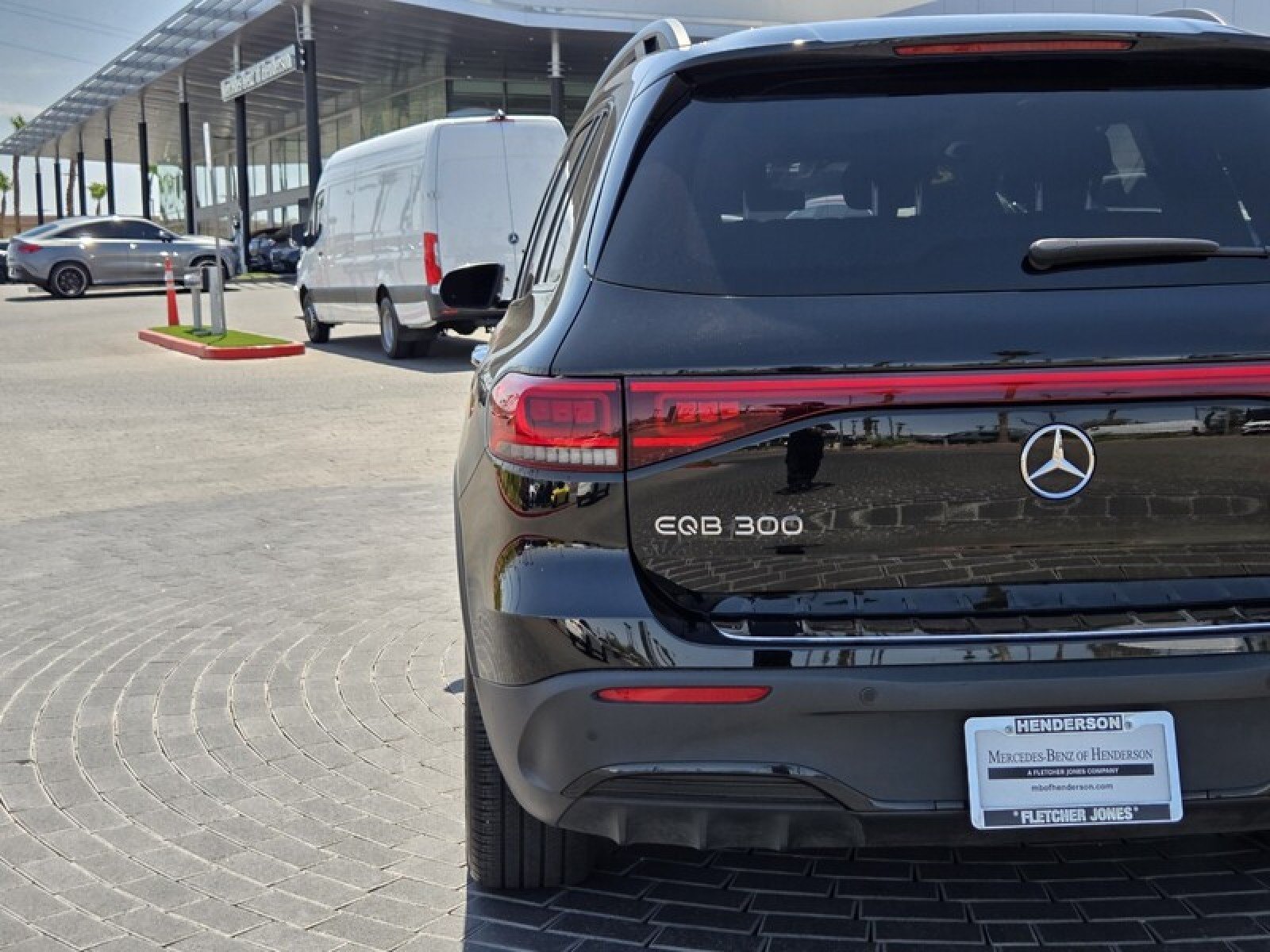 Certified 2023 Mercedes-Benz EQB 300 4MATIC image 11
