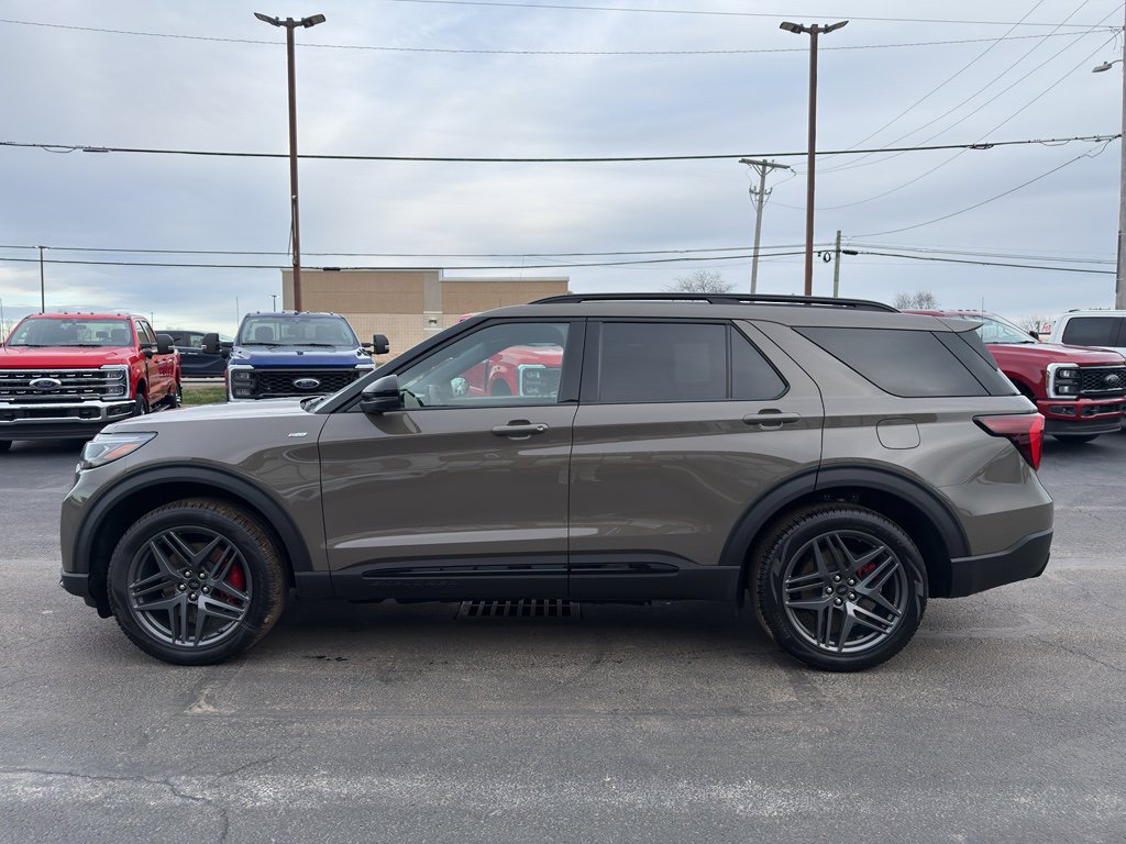 New 2026 Ford Explorer ST-Line w/ ST-Line Street Pack image 5