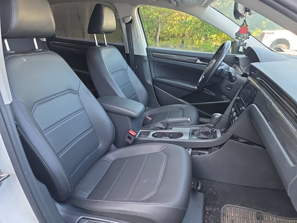 Used 2020 Volkswagen Passat 2.0T R-Line FWD image 18
