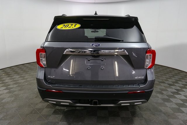 Used 2023 Ford Explorer XLT w/ Equipment Group 202A image 8