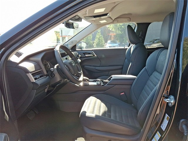 New 2025 Mitsubishi Outlander SE image 6
