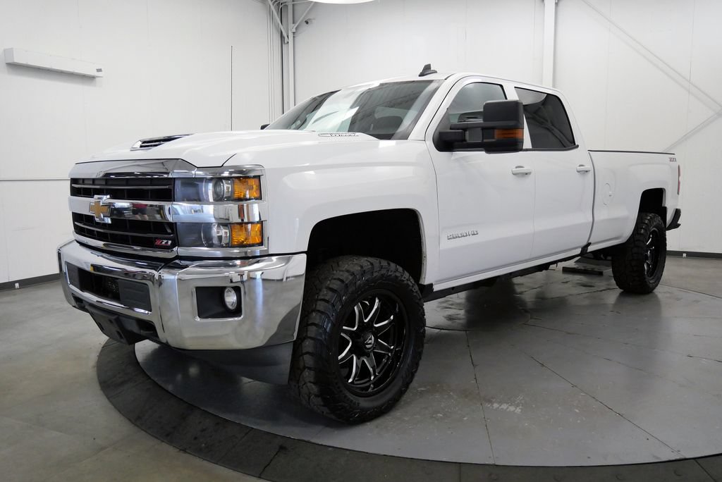 Used 2019 Chevrolet Silverado 2500 LT w/ Z71 Package, Off-Road AWD/4WD image 3