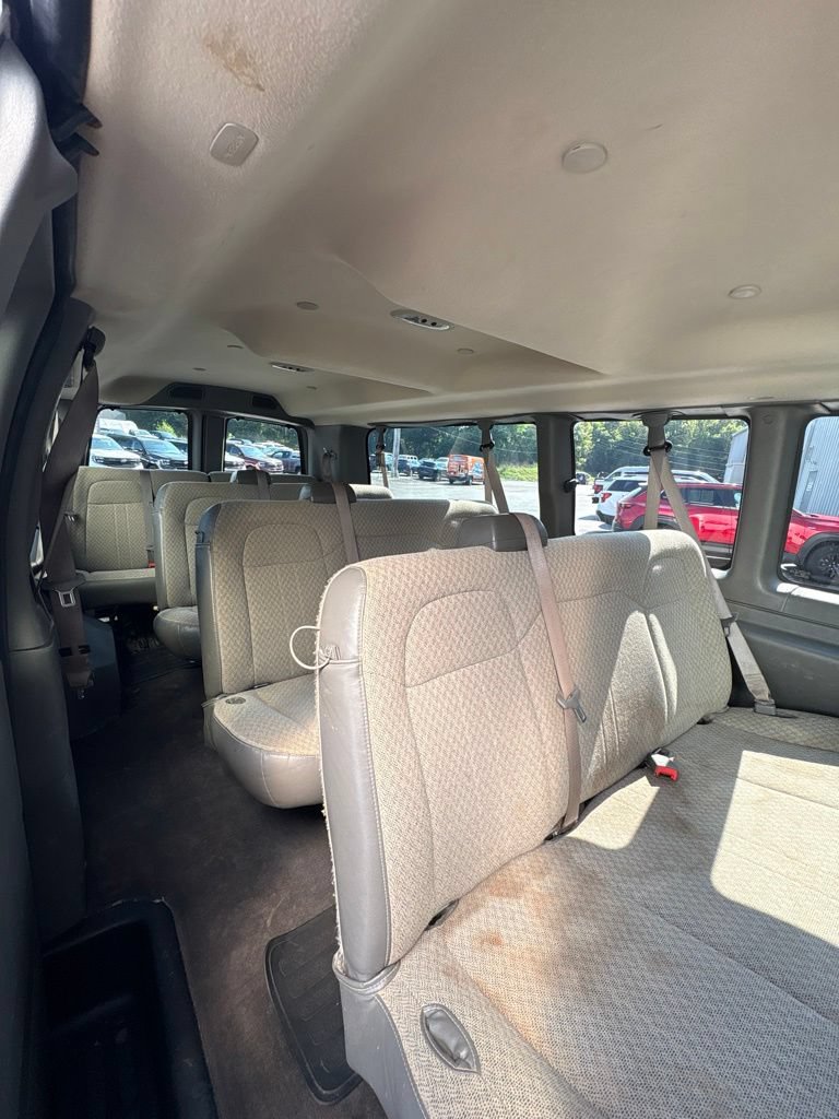Used 2025 Chevrolet Express 3500 LS RWD image 10