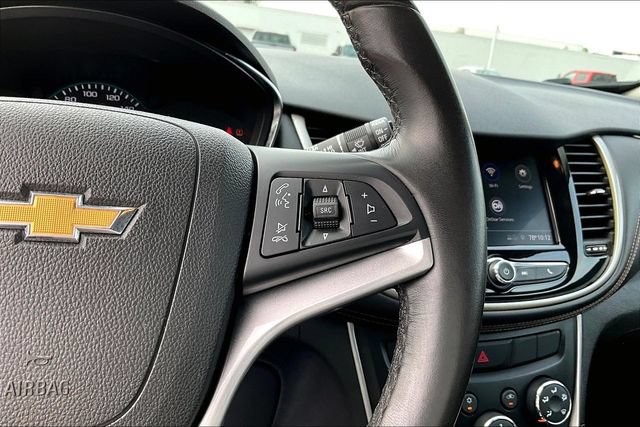 Used 2020 Chevrolet Trax LT w/ LT Convenience Package AWD/4WD image 19
