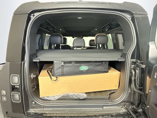 New 2026 Land Rover Defender 110 V8 AWD/4WD image 28