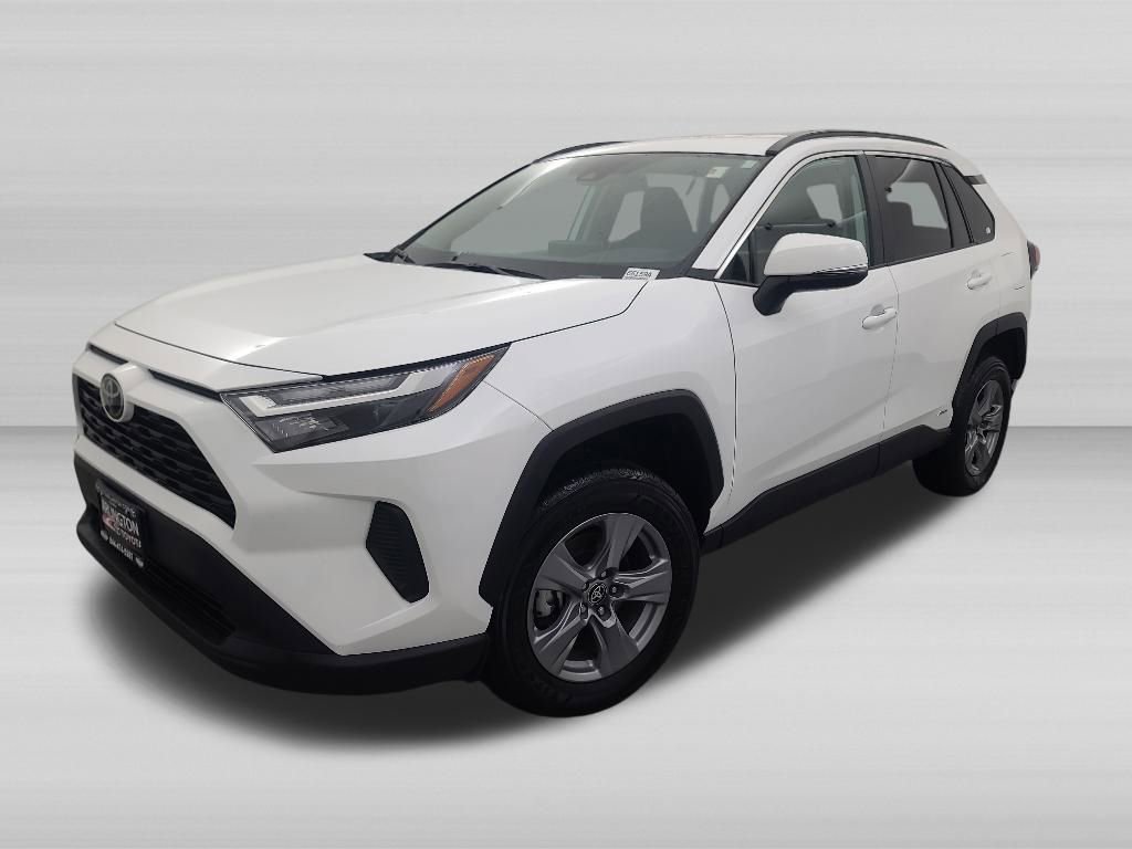 Used 2025 Toyota RAV4 XLE AWD/4WD image 7