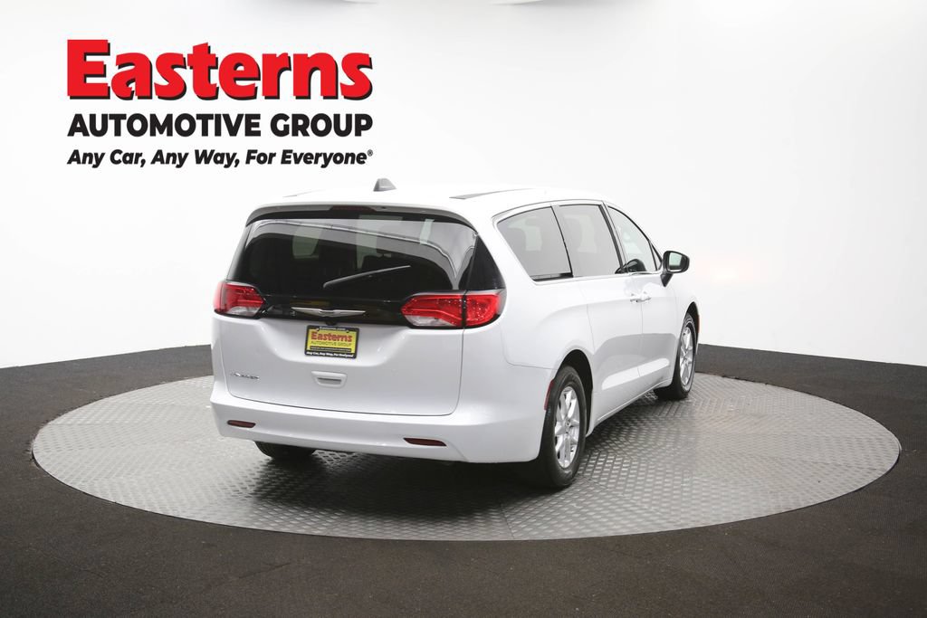 Used 2022 Chrysler Voyager LX FWD image 38