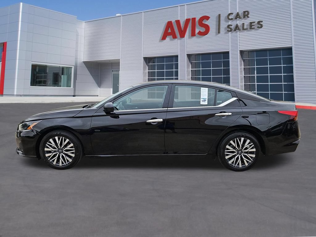 Used 2025 Nissan Altima 2.5 SV FWD image 10