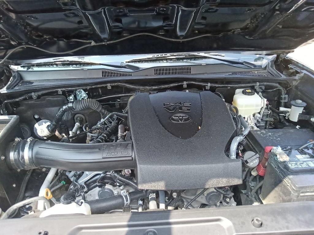 Used 2022 Toyota Tacoma TRD Off-Road AWD/4WD image 34
