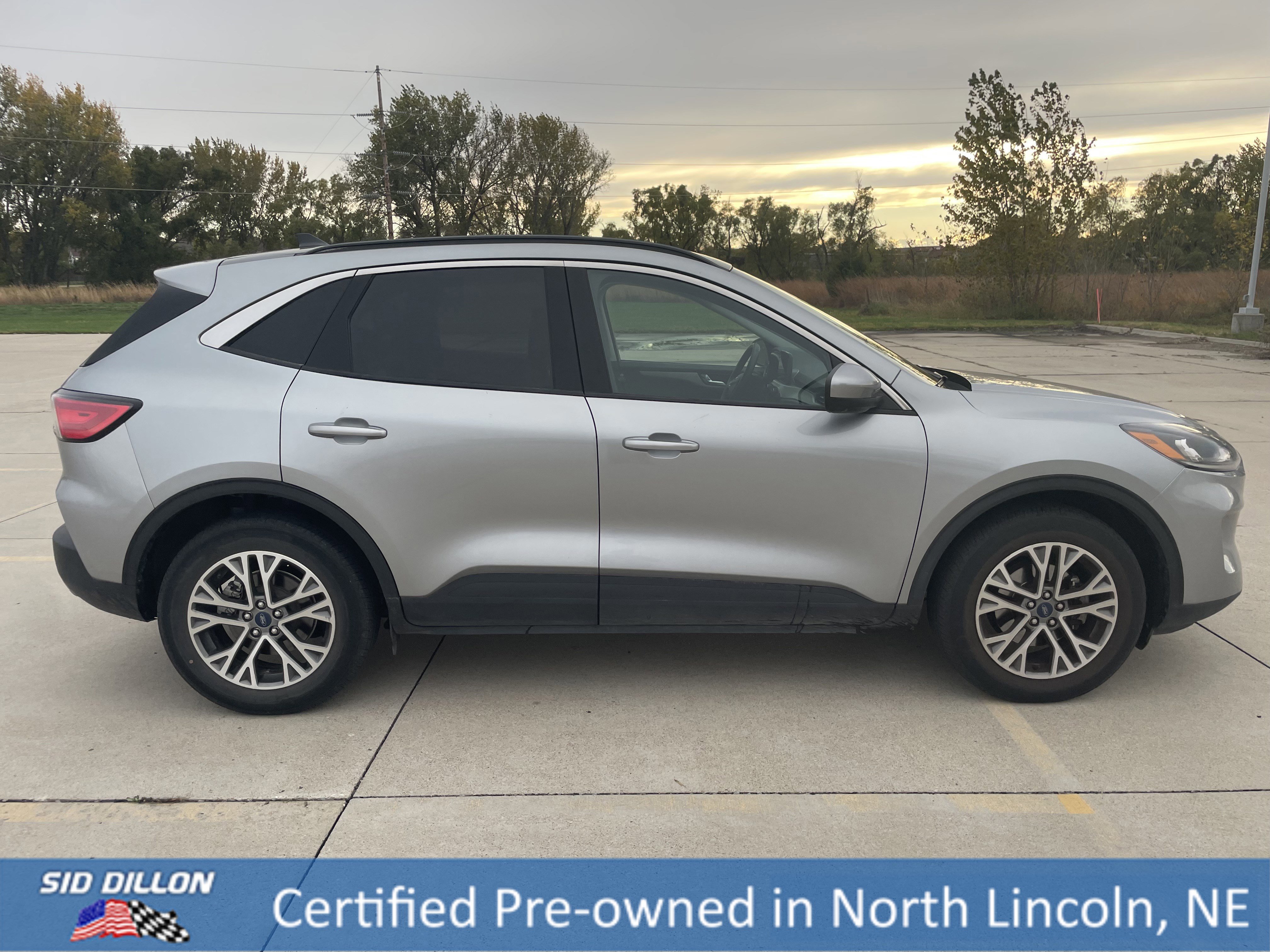 Used 2022 Ford Escape SEL w/ Technology Package image 3