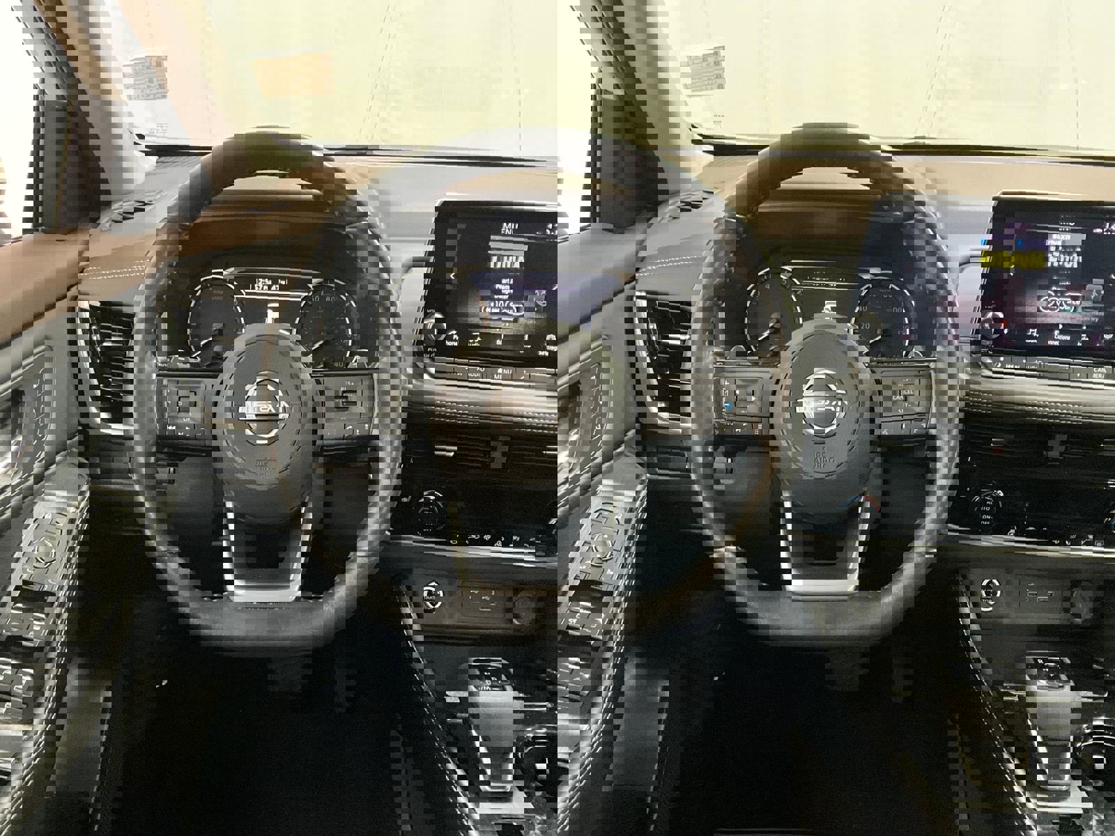 Used 2023 Nissan Rogue SL AWD/4WD image 6