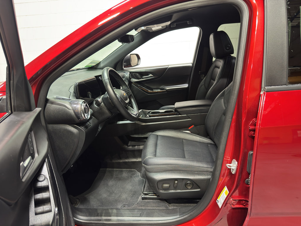 Used 2025 Chevrolet Equinox LT w/ Convenience Package II image 14