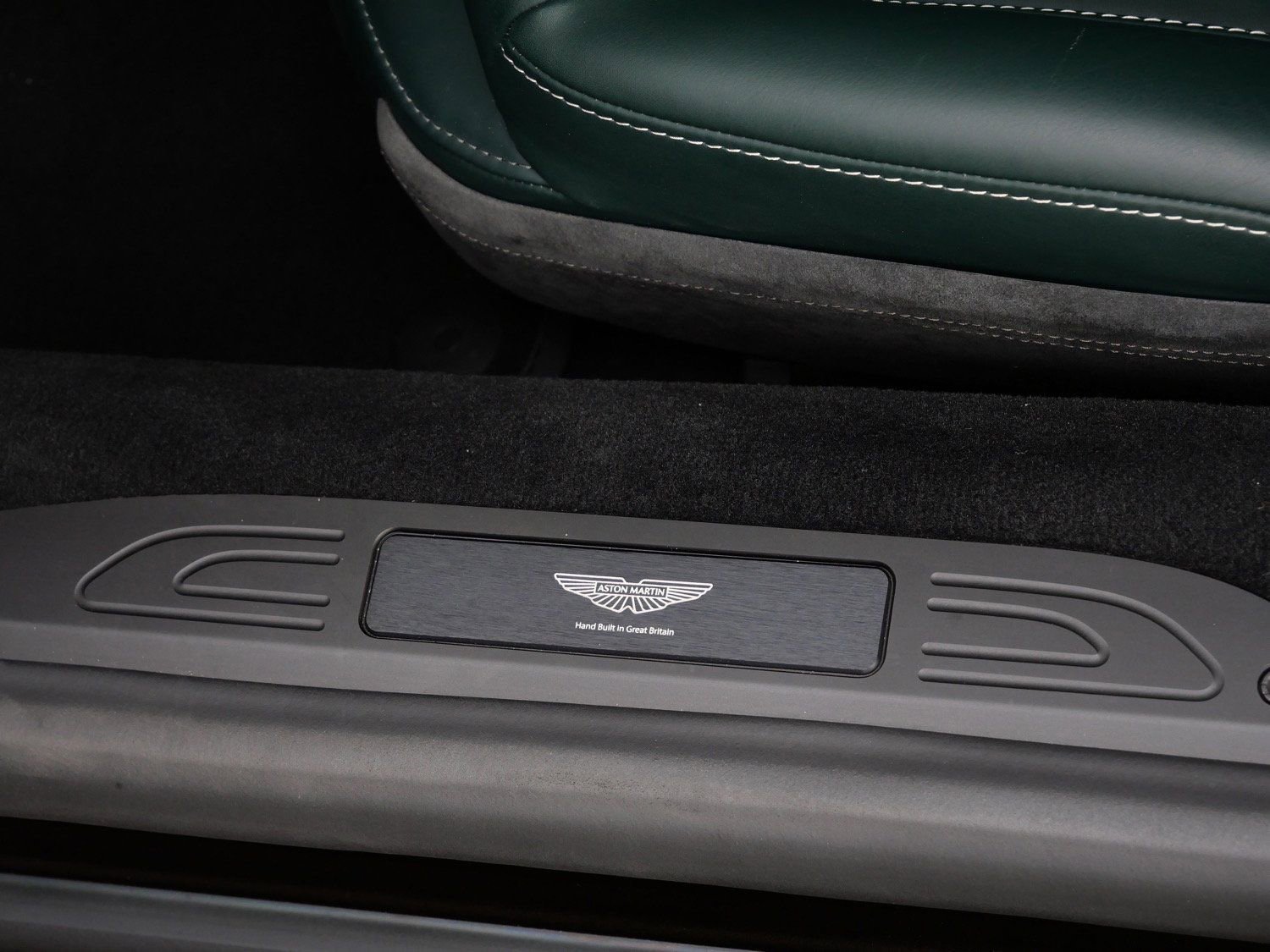 Used 2025 Aston Martin V8 Vantage Coupe image 22