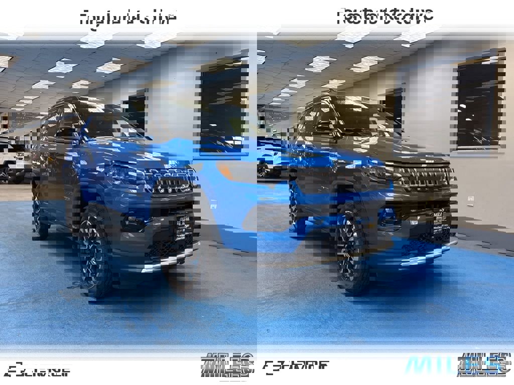 Used 2022 Jeep Compass Limited image 1