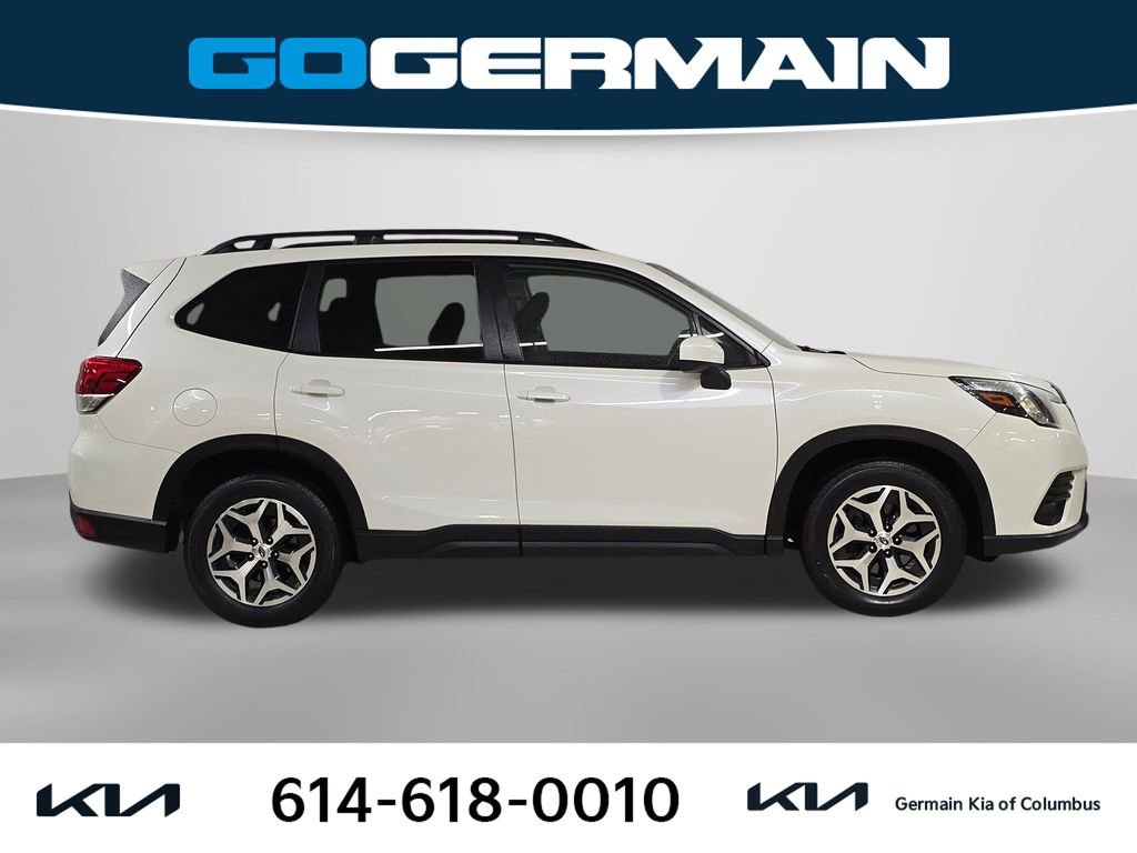 Used 2023 Subaru Forester Premium image 6