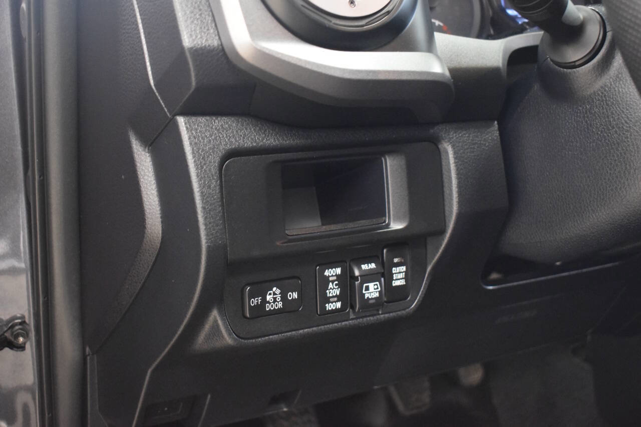 Used 2017 Toyota Tacoma TRD Off-Road image 67