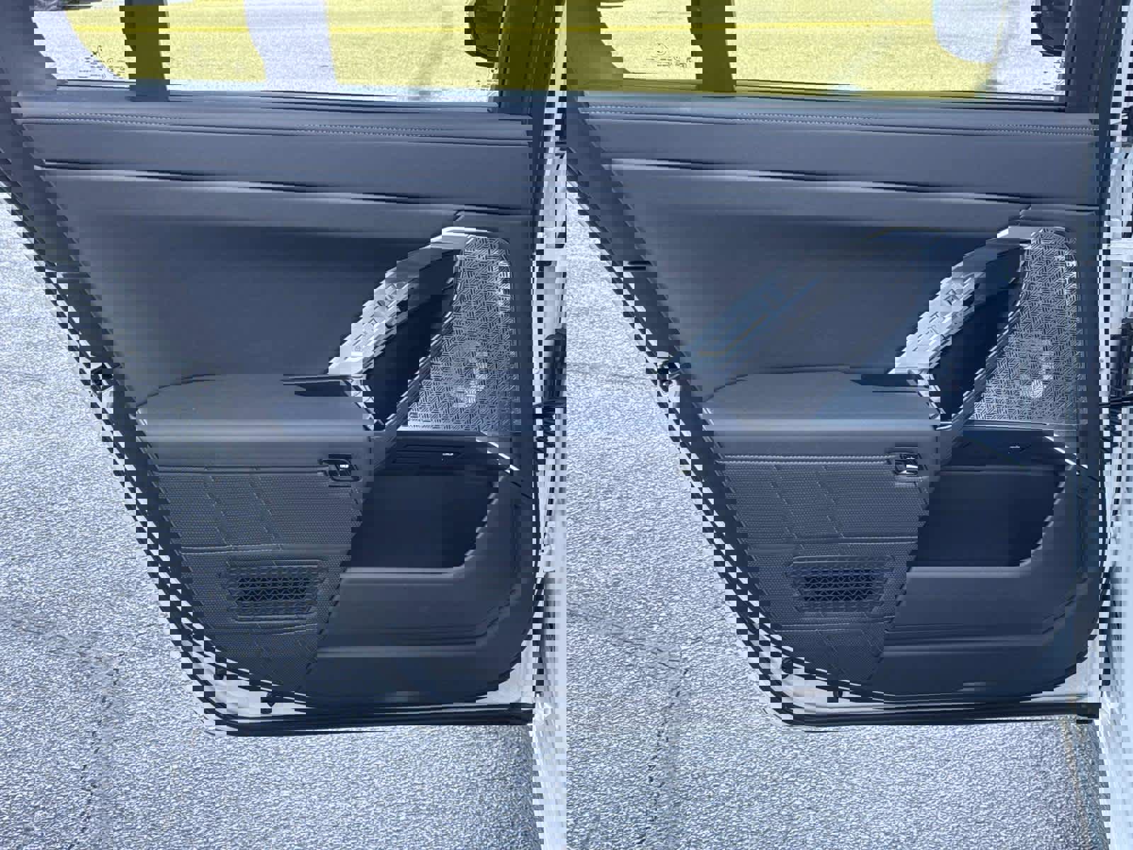 Certified 2025 BMW i7 eDrive50 w/ M Sport Package image 11