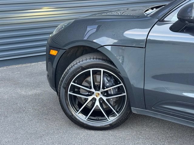 Certified 2026 Porsche Macan AWD/4WD image 12