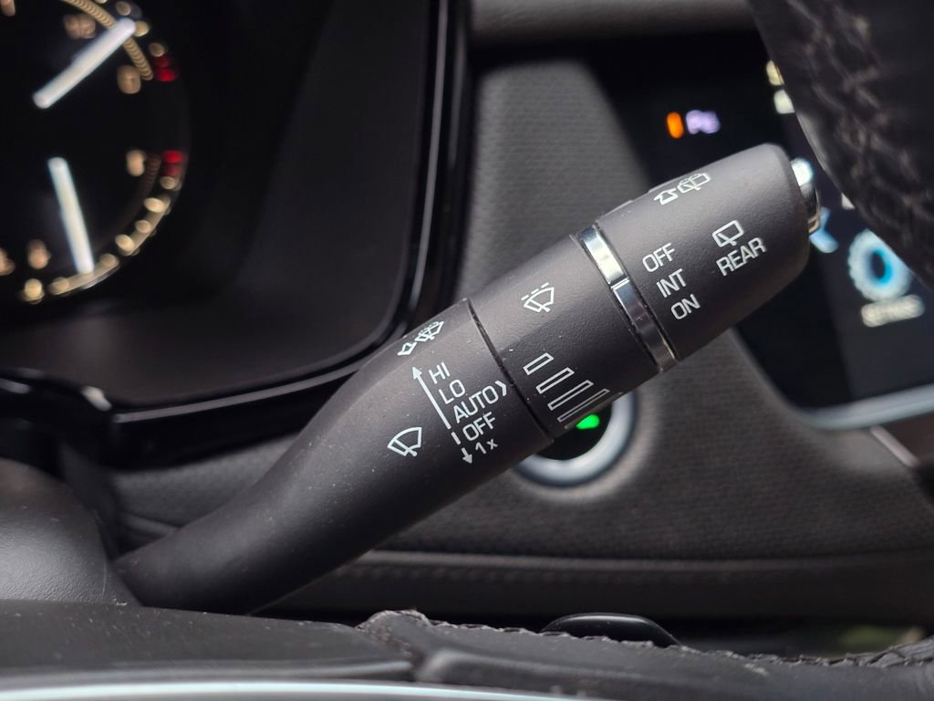 Used 2018 Cadillac XT5 FWD image 33