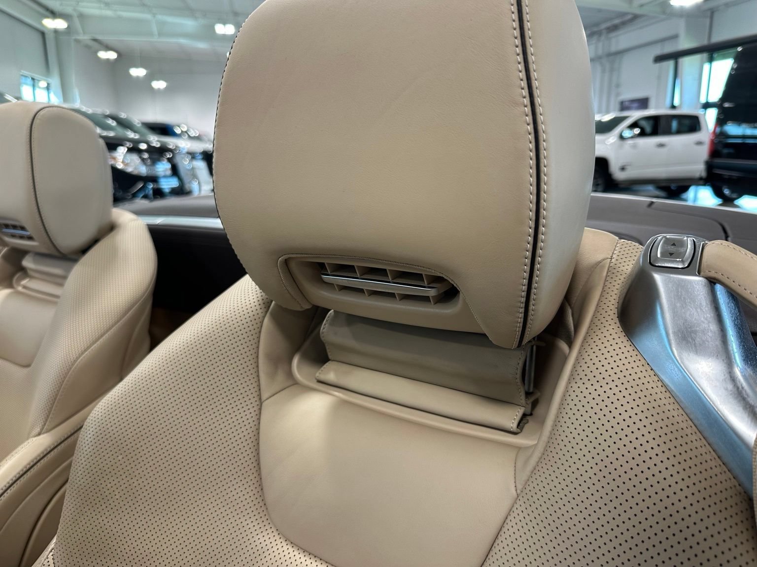 Used 2016 Mercedes-Benz SL 550 image 23