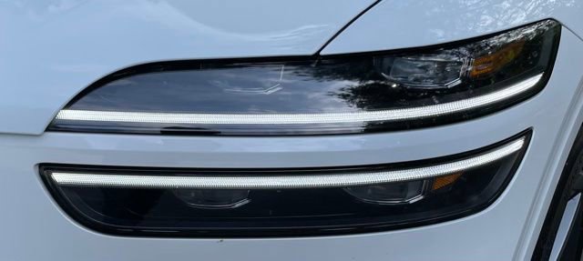 Used 2025 Genesis GV70 2.5T w/ Sport Prestige Package AWD/4WD image 12
