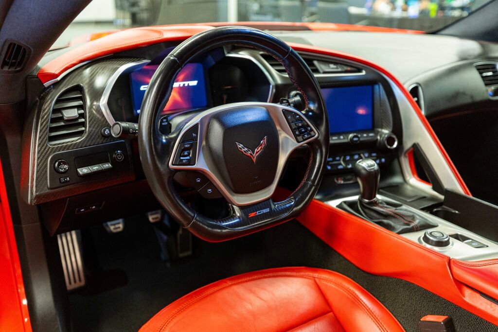 Used 2015 Chevrolet Corvette Z06 w/ 3LZ Preferred Equipment Group image 12