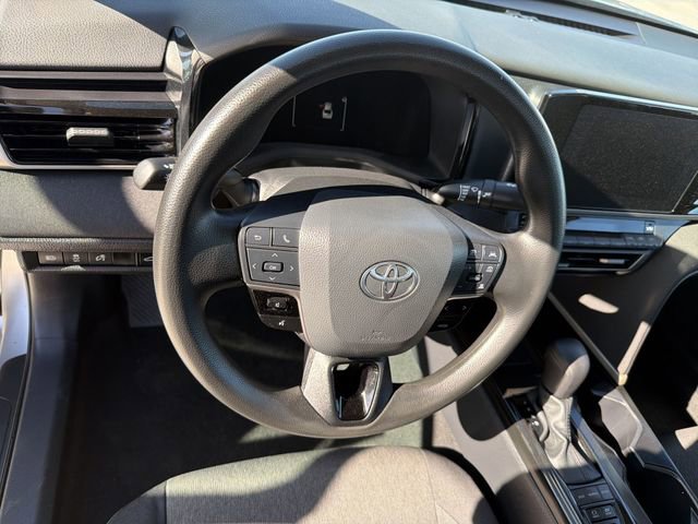Used 2025 Toyota Camry LE FWD image 16