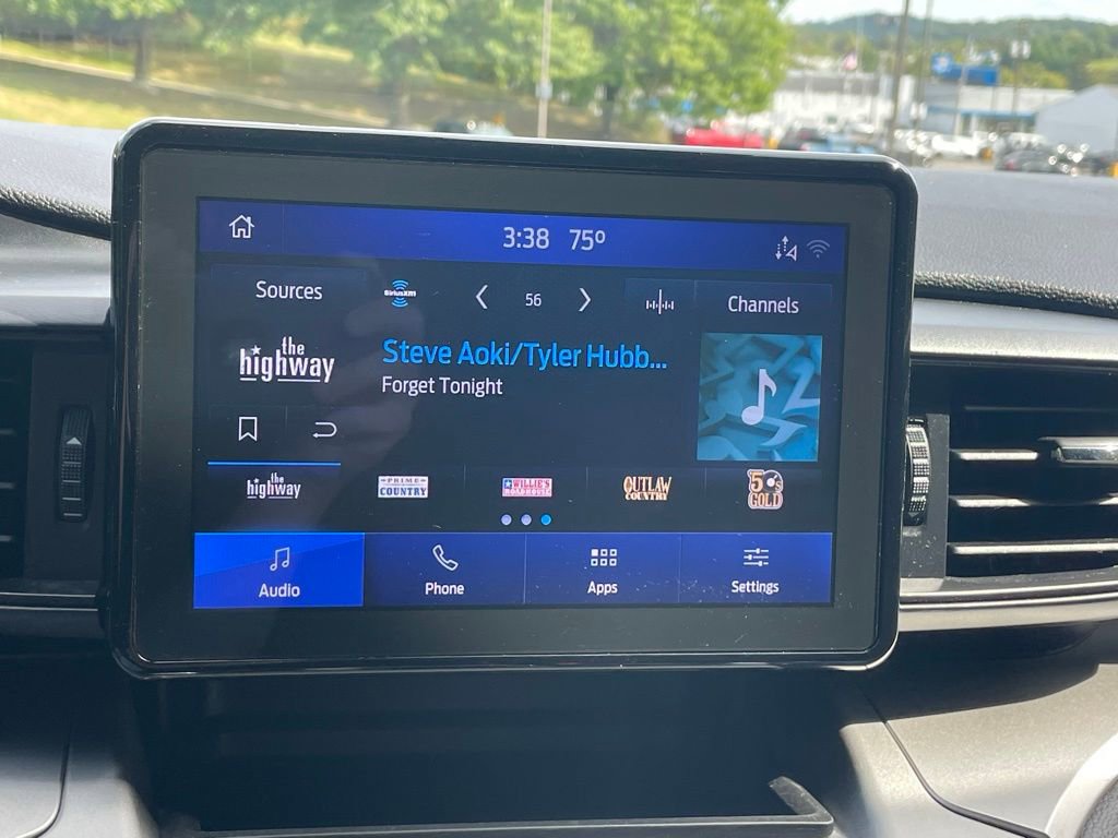 Used 2022 Ford Explorer XLT image 40