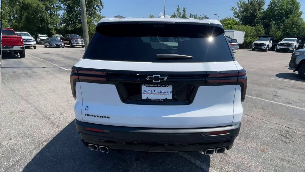 New 2026 Chevrolet Traverse LT w/ Midnight/Sport Edition FWD image 9