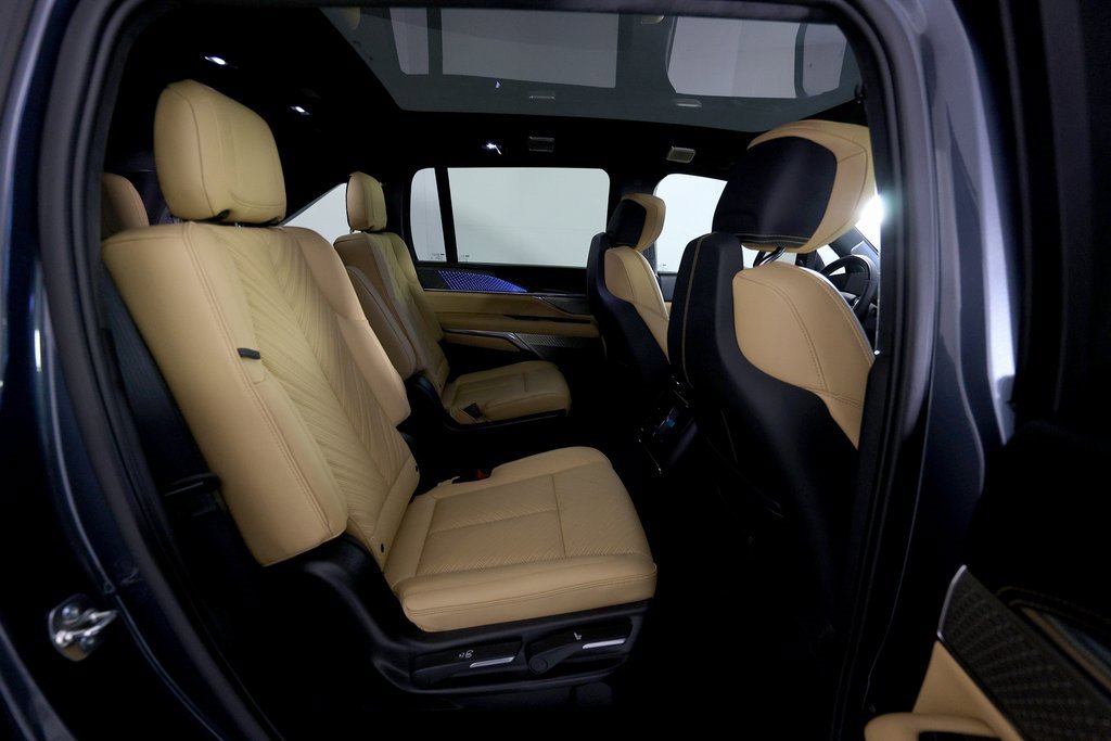 Used 2025 Cadillac Escalade IQ Sport 2 image 13