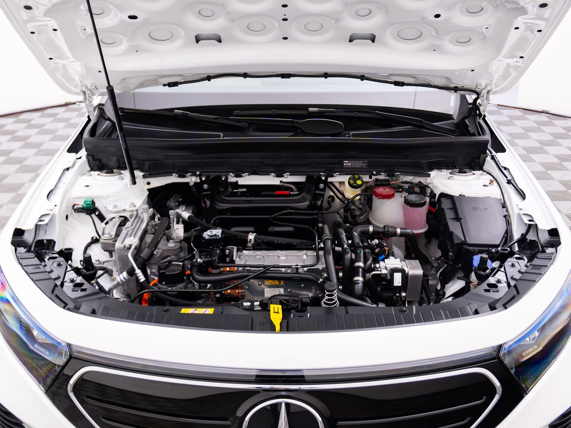 Used 2023 Mercedes-Benz EQB 300 4MATIC w/ Exclusive Package image 31