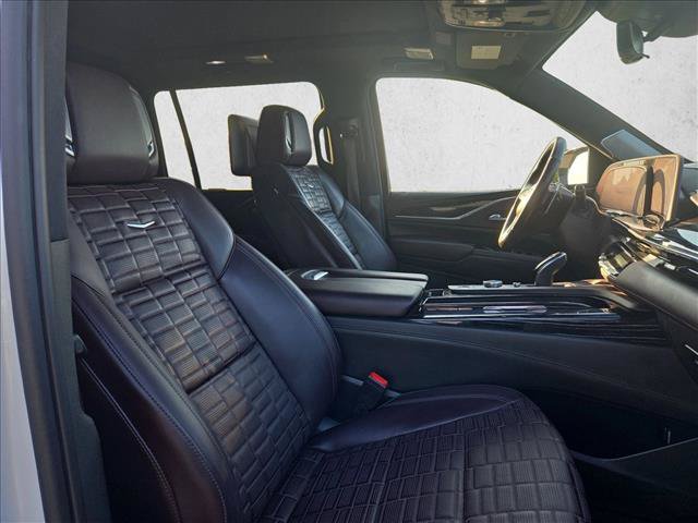 Used 2023 Cadillac Escalade ESV V AWD/4WD image 23