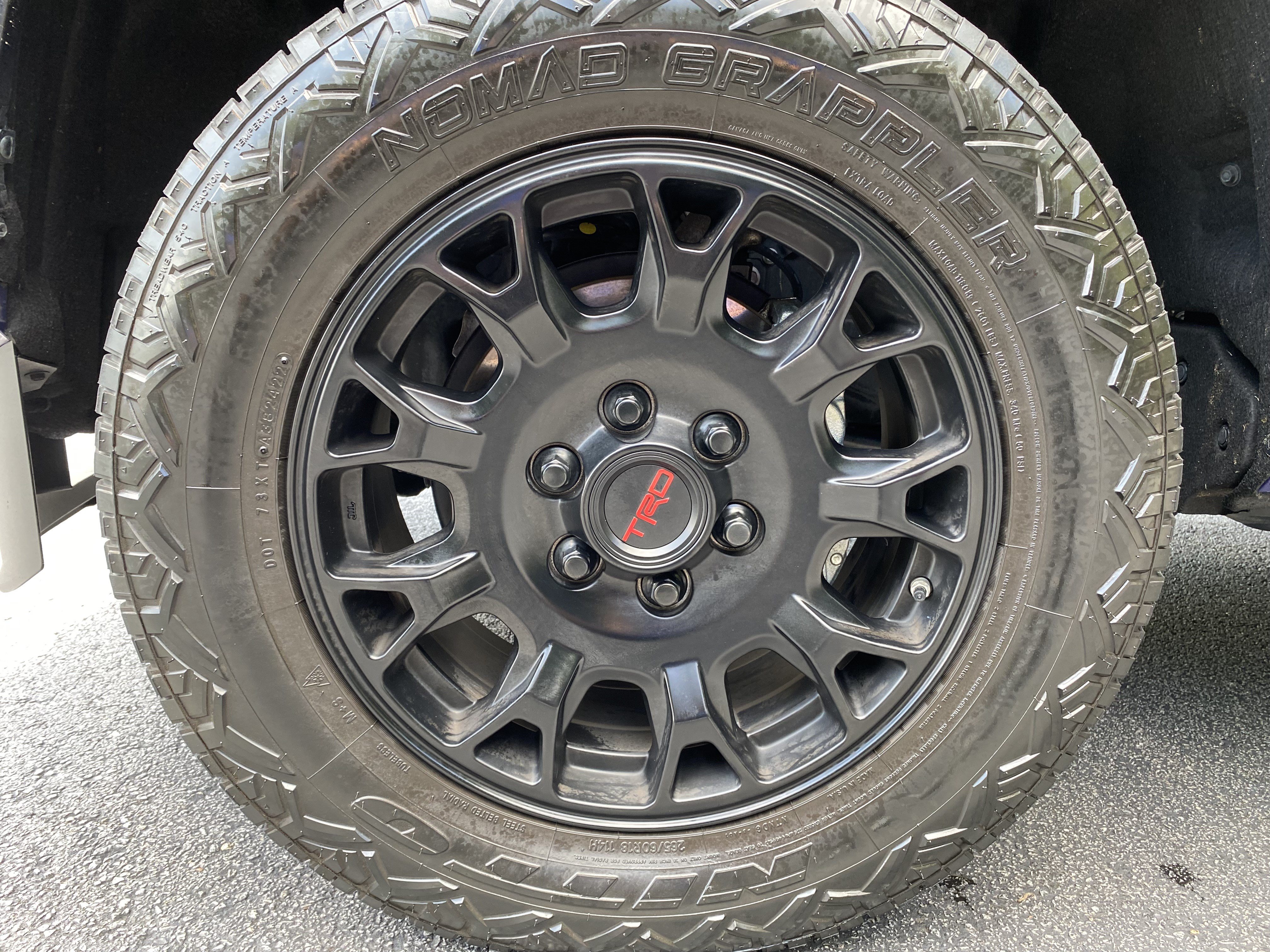 Used 2025 Toyota Tacoma SR5 RWD image 42