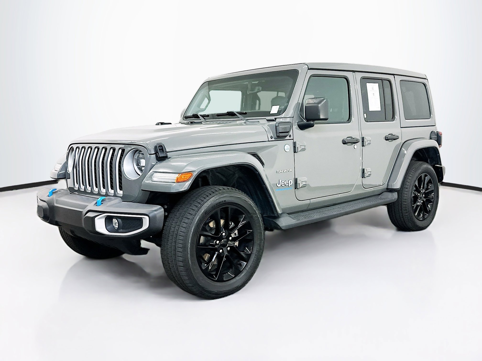 Used 2023 Jeep Wrangler Unlimited Sahara AWD/4WD image 3