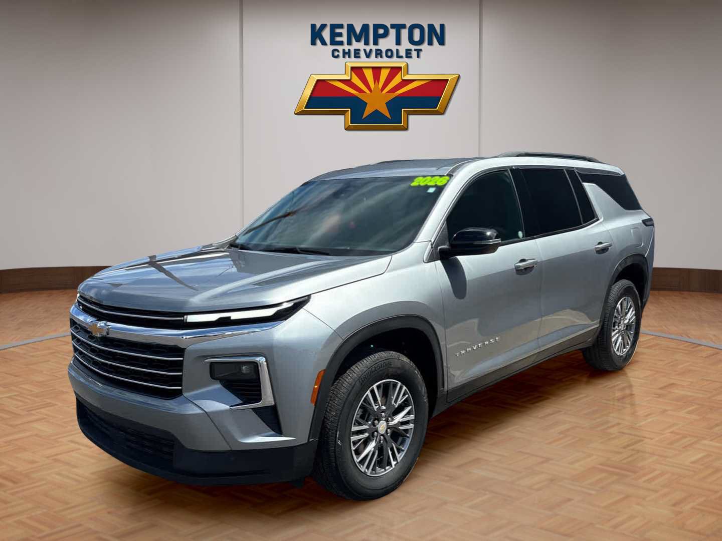 Used 2026 Chevrolet Traverse LT FWD image 2