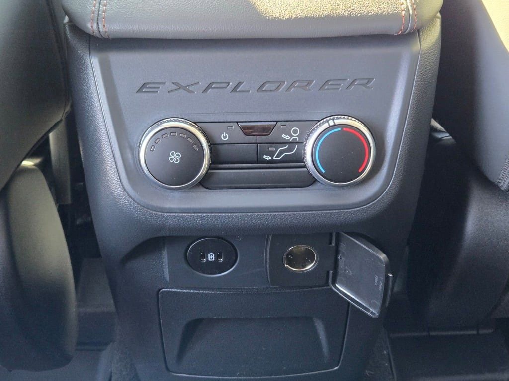 New 2026 Ford Explorer Active w/ Active Comfort Package image 17
